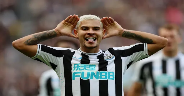 "Paris Saint-Germain busca Bruno Guimarães como principal alvo, enfrentando dois obstáculos pelo jogador brasileiro."