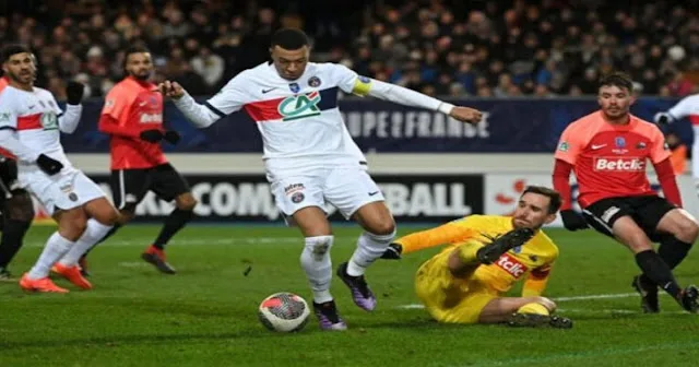 Estreia de Beraldo como titular impulsiona PSG para vitória por 9 a 0 na Copa da França, destaque para o show de Mbappé.