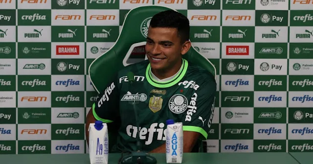 "Emocionante Apresentação de Bruno Rodrigues no Palmeiras e Reflexões sobre uma Infância Desafiadora:'Eu poderia estar num caixão''