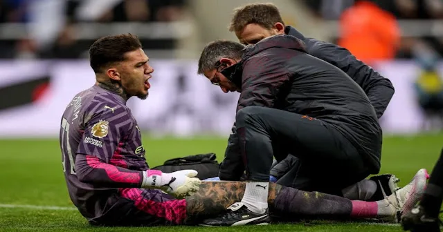 Lesão na Perna de Ederson durante Partida Gera Preocupação para o Manchester City.