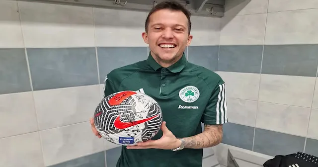 Atlético-MG recebe proposta por Bernard e agenda encontro com sua equipe.